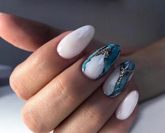 Només la manicura de moda per a diferents longituds i formes d'ungles. Els exemples més bonics