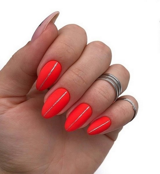 Només la manicura de moda per a diferents longituds i formes d'ungles. Els exemples més bonics