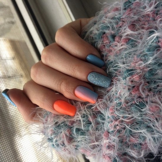 Només la manicura de moda per a diferents longituds i formes d'ungles. Els exemples més bonics