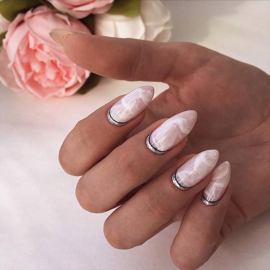 Només la manicura de moda per a diferents longituds i formes d'ungles. Els exemples més bonics