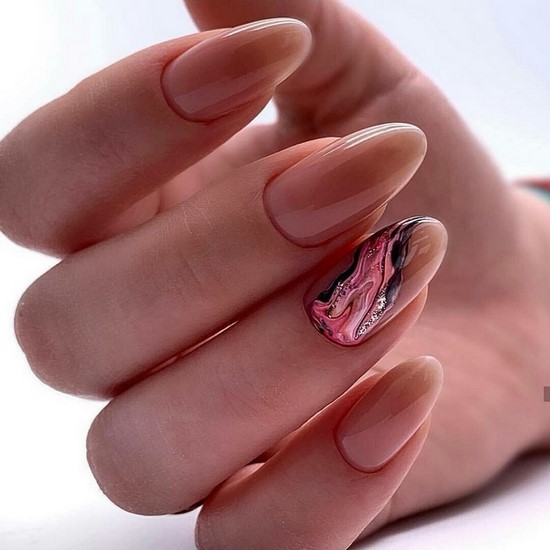 Només la manicura de moda per a diferents longituds i formes d'ungles. Els exemples més bonics