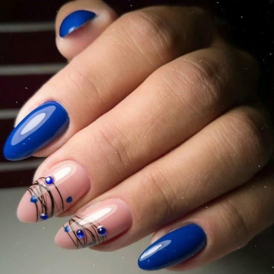 Només la manicura de moda per a diferents longituds i formes d'ungles. Els exemples més bonics