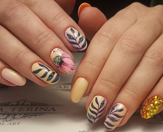 Només la manicura de moda per a diferents longituds i formes d'ungles. Els exemples més bonics