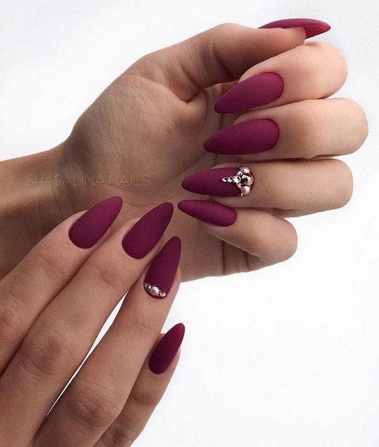 Només la manicura de moda per a diferents longituds i formes d'ungles. Els exemples més bonics