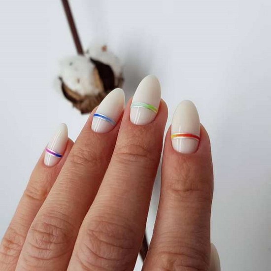 Només la manicura de moda per a diferents longituds i formes d'ungles. Els exemples més bonics