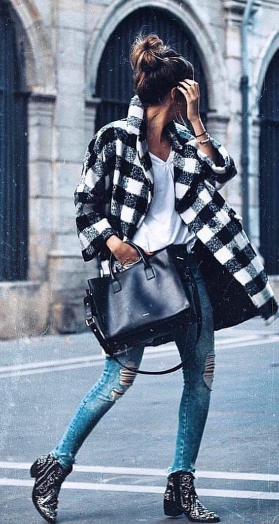 Kotak pemeriksaan yang paling diingini - model kot bergaya dalam tafsiran terbaik