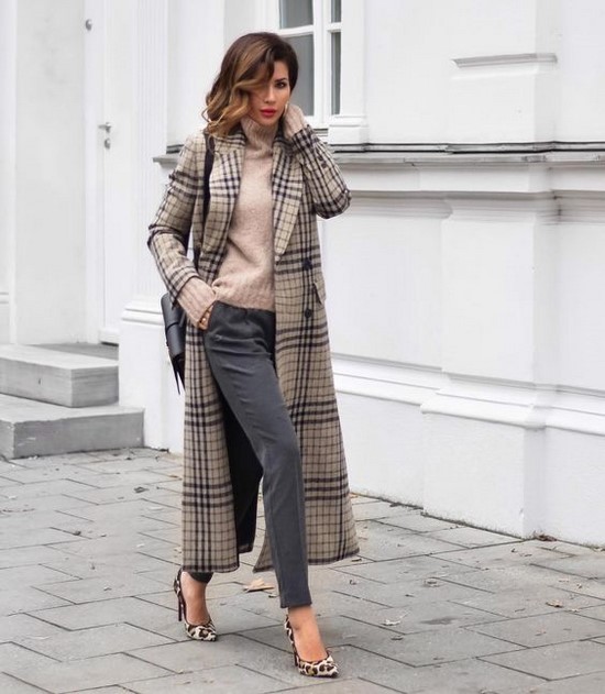 Kotak pemeriksaan yang paling diingini - model kot bergaya dalam tafsiran terbaik