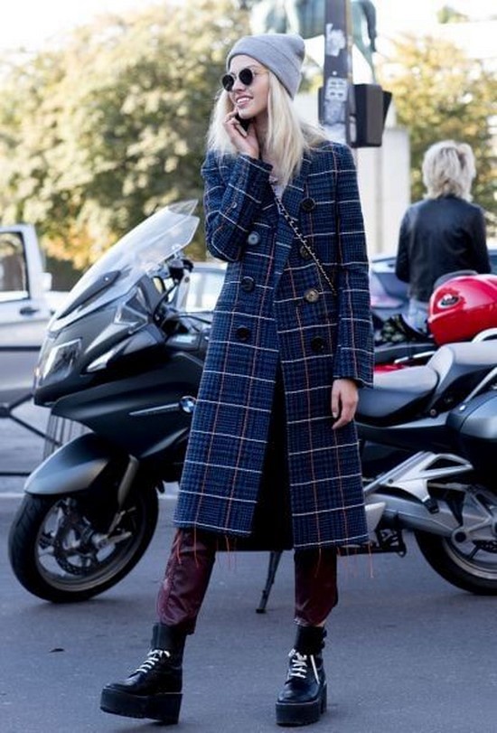 Kotak pemeriksaan yang paling diingini - model kot bergaya dalam tafsiran terbaik