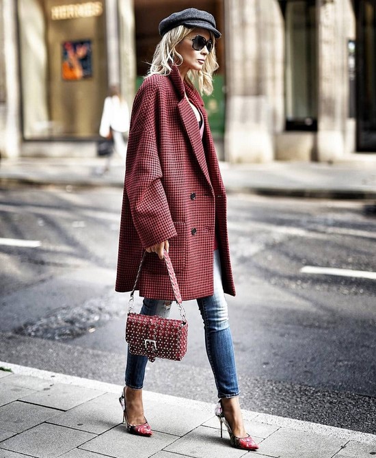 Kotak pemeriksaan yang paling diingini - model kot bergaya dalam tafsiran terbaik