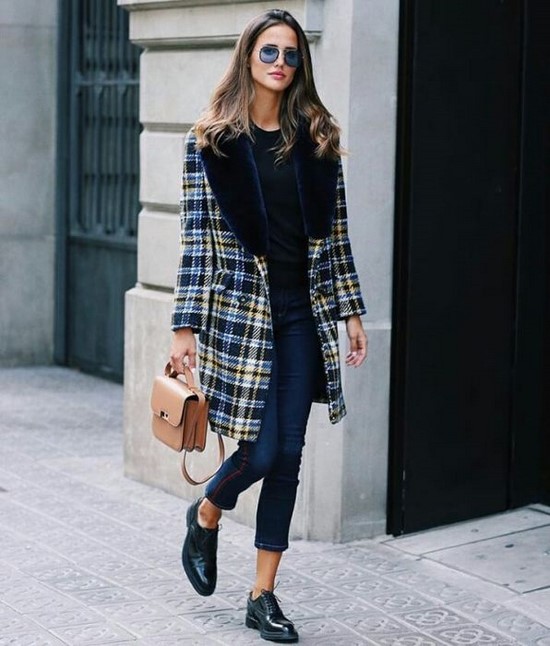 Kotak pemeriksaan yang paling diingini - model kot bergaya dalam tafsiran terbaik