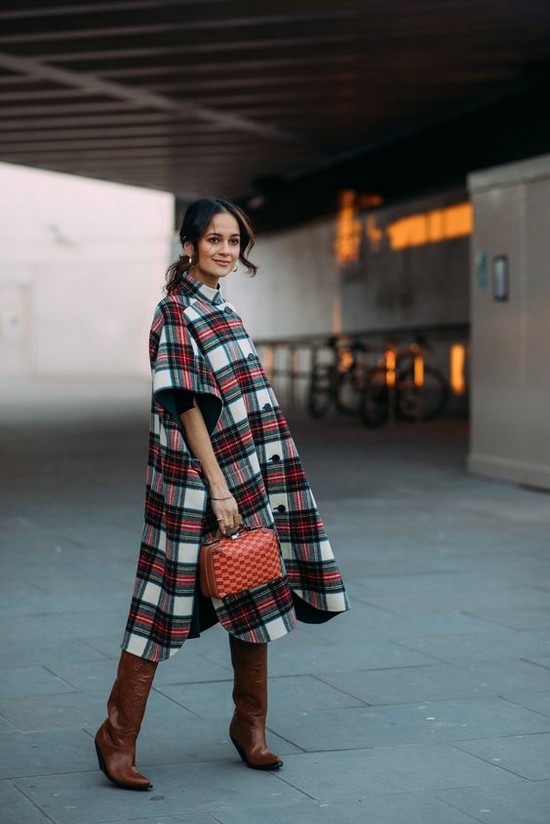 Kotak pemeriksaan yang paling diingini - model kot bergaya dalam tafsiran terbaik