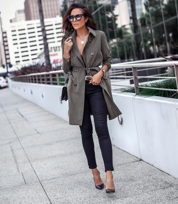 Culori la modă de haine. Alege imagini interesante în nuanțe frumoase.