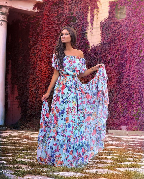 Culori la modă de haine. Alege imagini interesante în nuanțe frumoase.