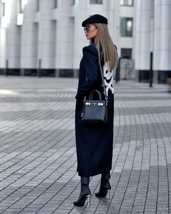 Culori la modă de haine. Alege imagini interesante în nuanțe frumoase.