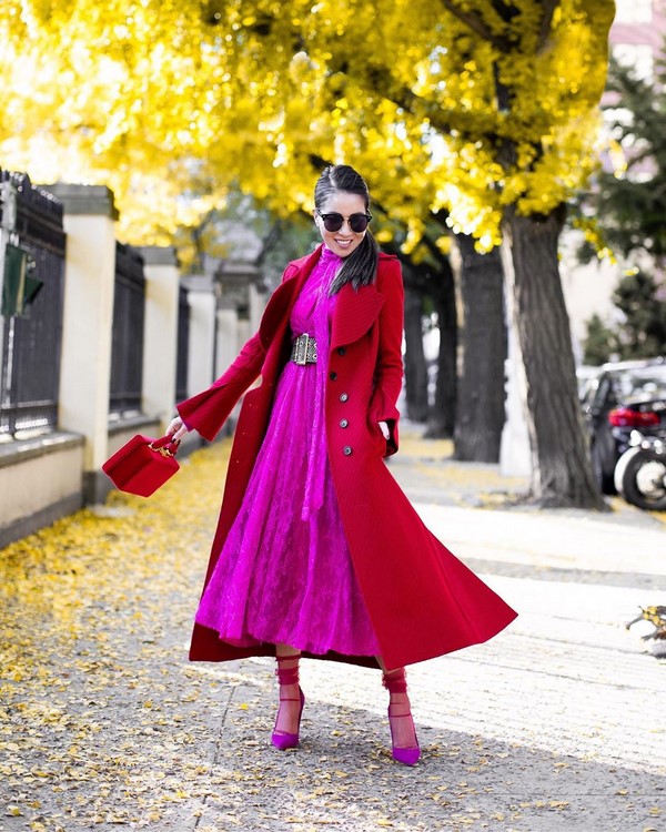 Culori la modă de haine. Alege imagini interesante în nuanțe frumoase.