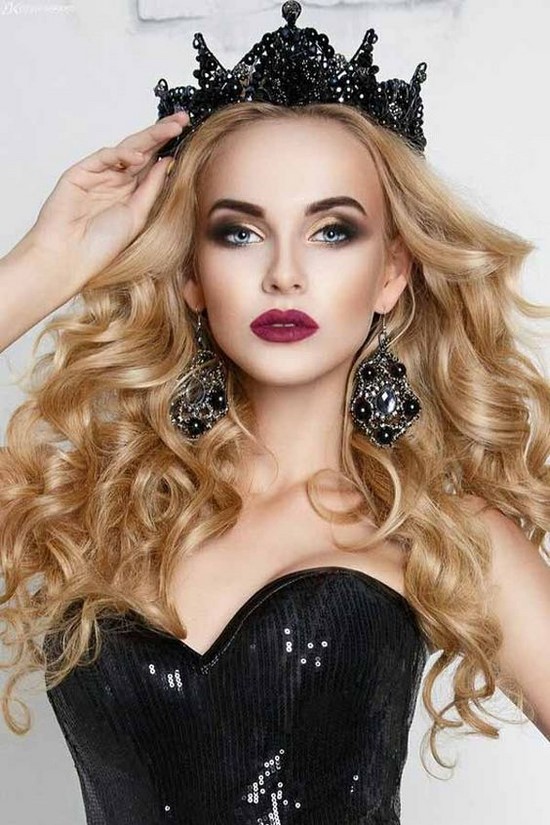 Comment coiffer vos cheveux pour la nouvelle année. Les coiffures les plus élégantes pour les célébrations du Nouvel An