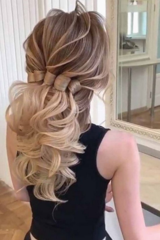 Comment coiffer vos cheveux pour la nouvelle année. Les coiffures les plus élégantes pour les célébrations du Nouvel An