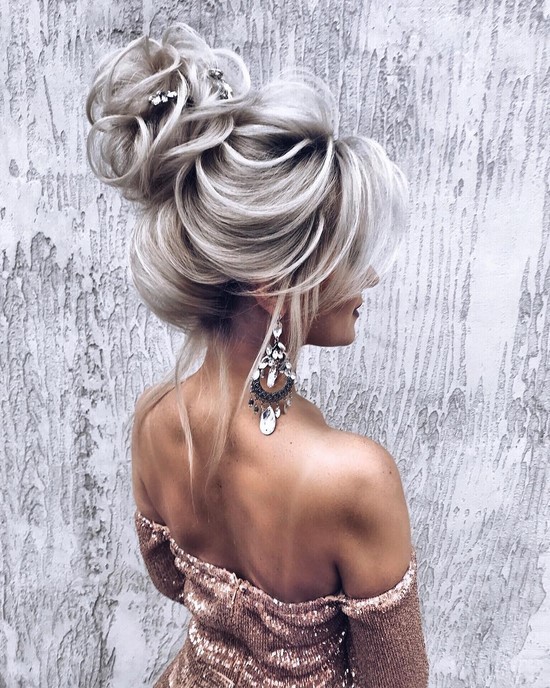 Comment coiffer vos cheveux pour la nouvelle année. Les coiffures les plus élégantes pour les célébrations du Nouvel An