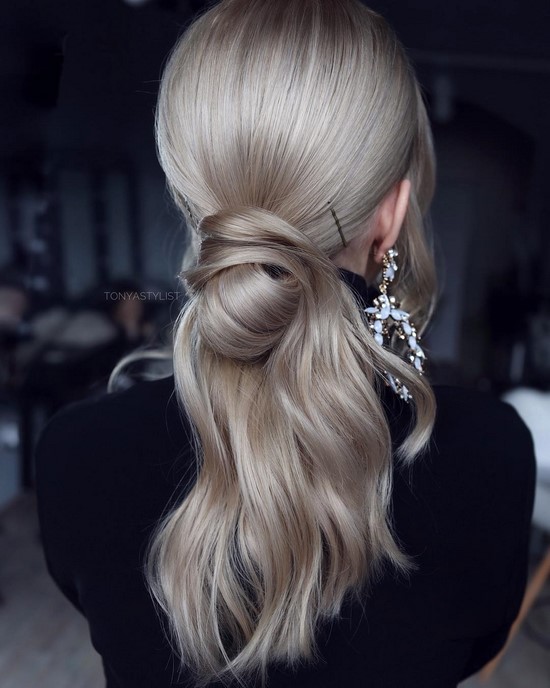 Comment coiffer vos cheveux pour la nouvelle année. Les coiffures les plus élégantes pour les célébrations du Nouvel An