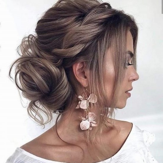 Comment coiffer vos cheveux pour la nouvelle année. Les coiffures les plus élégantes pour les célébrations du Nouvel An