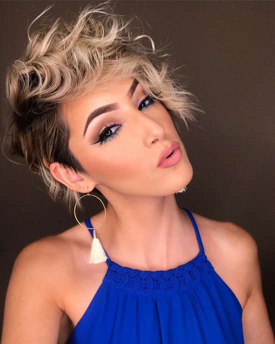 Comment coiffer vos cheveux pour la nouvelle année. Les coiffures les plus élégantes pour les célébrations du Nouvel An