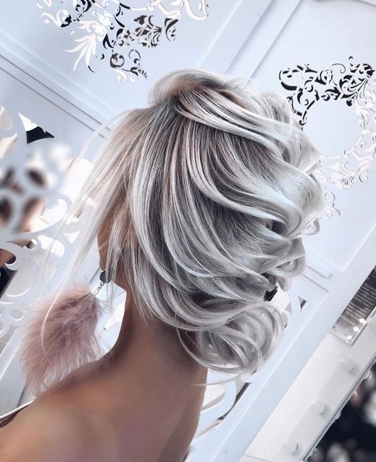 Comment coiffer vos cheveux pour la nouvelle année. Les coiffures les plus élégantes pour les célébrations du Nouvel An